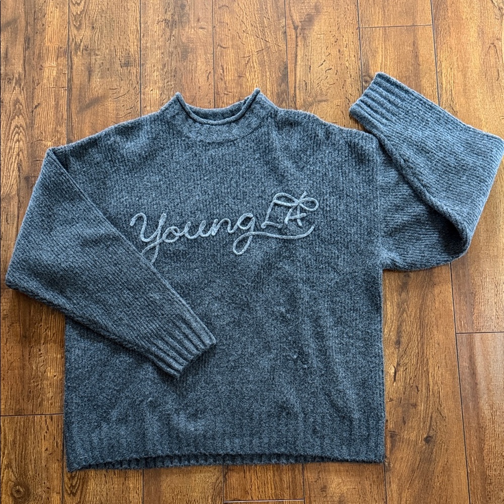 YoungLA Women's Gray Crewneck Sweater
